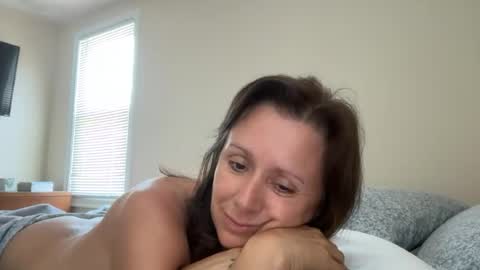 Snapshot of sexywhispersxo chatting on 07/12/26, 01:57 Your special friend online show from 07/12/26, 01:57