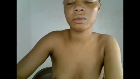 Snapshot of sexyxpeach chatting on 07/14/26, 02:27 sexyxpeach online show from 07/14/26, 02:27