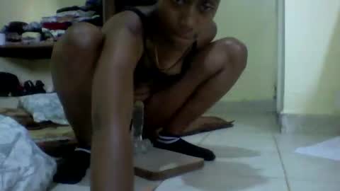 Snapshot of sexyy_tiny chatting on 12/27/24, 11:17 Mel online show from 12/27/24, 11:17