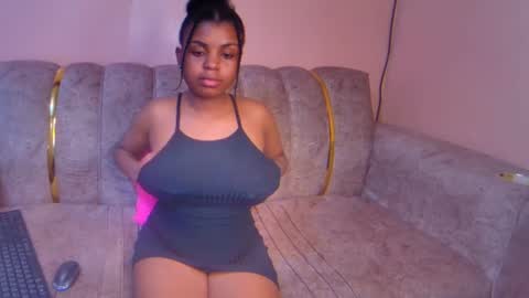 sexyyred_ online show from 12/04/24, 10:30