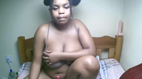 sexyyred_ online show from 05/05/26, 04:26