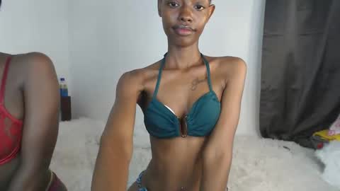 Snapshot of sexyzuriel chatting on 05/09/26, 01:27 sexyzuriel online show from 05/09/26, 01:27