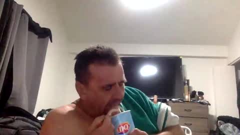 Snapshot of sfcd357 chatting on 11/22/25, 04:11 sfcd357 online show from 11/22/25, 04:11