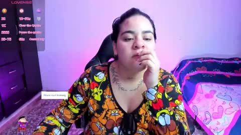 Snapshot of shaaroonhillss1 chatting on 12/01/25, 11:04 sharoon online show from 12/01/25, 11:04