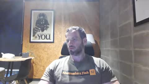 Snapshot of shad0w_hunter chatting on 02/17/25, 10:25 shad0w_hunter online show from 02/17/25, 10:25