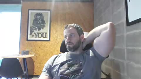 Snapshot of shad0w_hunter chatting on 02/26/25, 12:36 shad0w_hunter online show from 02/26/25, 12:36