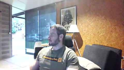 Snapshot of shad0w_hunter chatting on 09/11/25, 12:16 shad0w_hunter online show from 09/11/25, 12:16