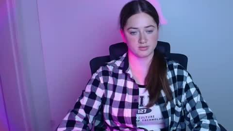 Snapshot of shadowkate chatting on 10/29/25, 01:24 Kate online show from 10/29/25, 01:24