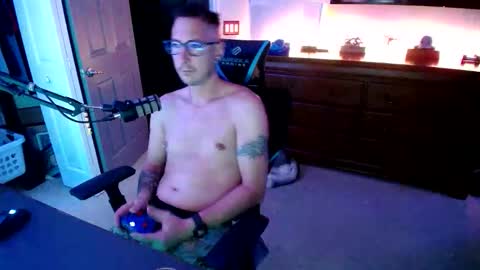 Snapshot of shaftyone4u chatting on 01/18/26, 12:58 shaftyone4u online show from 01/18/26, 12:58