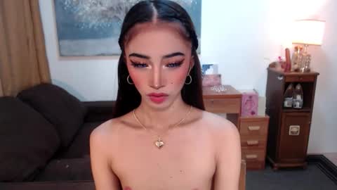 Snapshot of shaina_cummer chatting on 12/13/25, 08:04 shaina online show from 12/13/25, 08:04