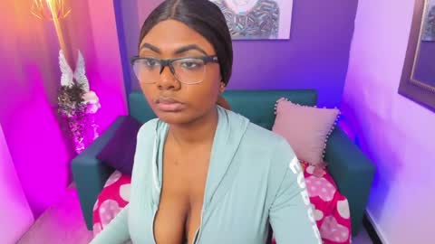 Snapshot of shalom_brown chatting on 05/12/26, 07:33 shalom_brown online show from 05/12/26, 07:33