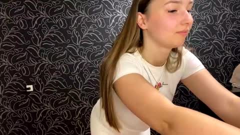 Iris online show from 09/13/25, 08:19