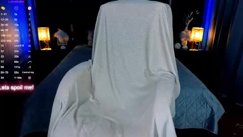 Snapshot of shame_lesss chatting on 11/24/25, 06:46 Lessi online show from 11/24/25, 06:46