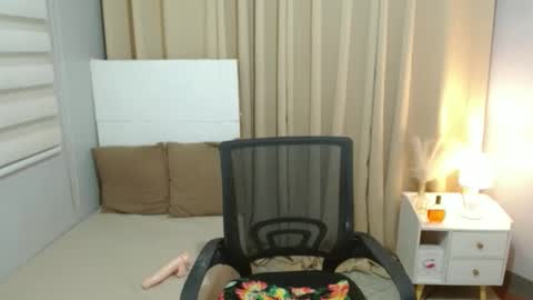 Snapshot of shanaiamiraclets chatting on 02/28/26, 08:26 miraclets online show from 02/28/26, 08:26