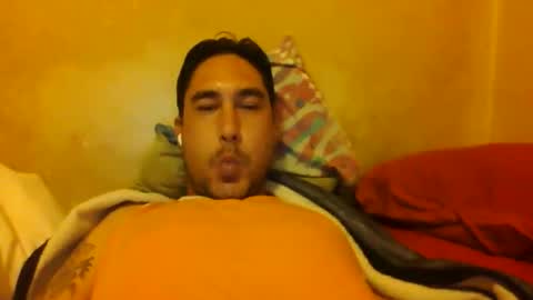 Snapshot of shanan2018 chatting on 12/14/25, 02:33 shanan2018 online show from 12/14/25, 02:33