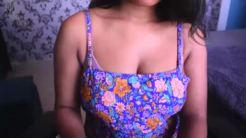 Snapshot of shanaya_indian chatting on 12/17/24, 04:34 shanaya indian online show from 12/17/24, 04:34
