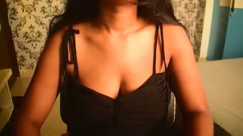 Snapshot of shanaya_indian chatting on 09/15/25, 03:50 shanaya indian online show from 09/15/25, 03:50