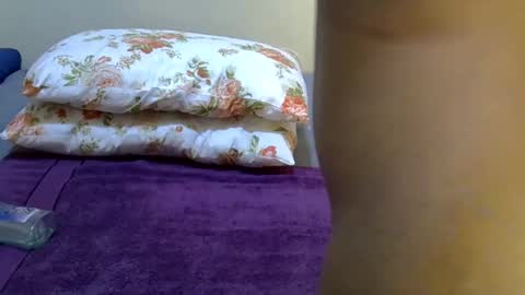 Snapshot of shanell_kiss chatting on 09/18/25, 11:40 shanell kiss online show from 09/18/25, 11:40