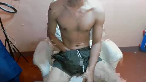 Snapshot of shanelo chatting on 02/15/25, 04:01 Dylan online show from 02/15/25, 04:01