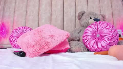 Snapshot of shanelwest7 chatting on 12/11/24, 04:20 Shanel online show from 12/11/24, 04:20