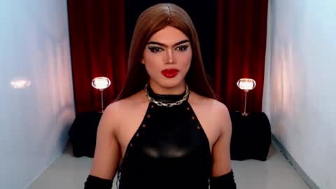 Snapshot of shanex01 chatting on 12/17/24, 12:11 Shane X online show from 12/17/24, 12:11