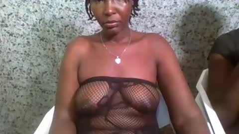 Snapshot of shania_sleigh chatting on 12/17/25, 06:03 shania_sleigh online show from 12/17/25, 06:03