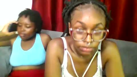 Snapshot of shania_sleigh chatting on 03/30/26, 06:20 shania_sleigh online show from 03/30/26, 06:20