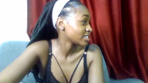 Snapshot of shania_sleigh chatting on 04/04/26, 02:14 shania_sleigh online show from 04/04/26, 02:14