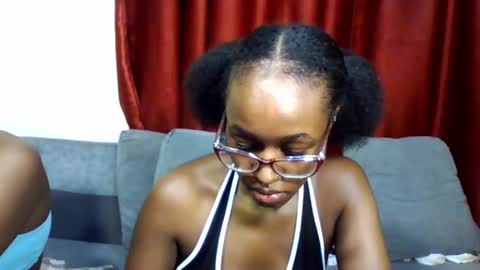 Snapshot of shania_sleigh chatting on 04/13/26, 02:33 shania_sleigh online show from 04/13/26, 02:33