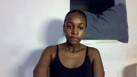 Snapshot of shania_sleigh chatting on 04/17/26, 01:36 shania_sleigh online show from 04/17/26, 01:36