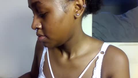Snapshot of shania_sleigh chatting on 04/19/26, 01:21 shania_sleigh online show from 04/19/26, 01:21