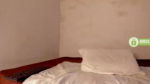 Snapshot of shaniblack chatting on 01/17/26, 04:00 Danna online show from 01/17/26, 04:00