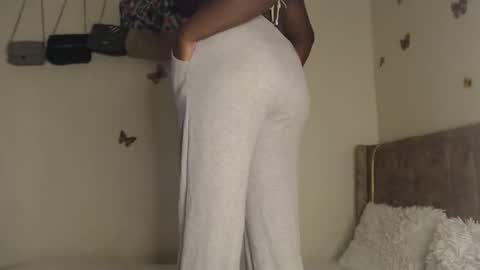 Snapshot of shannky_ chatting on 02/10/26, 02:04 shannky online show from 02/10/26, 02:04