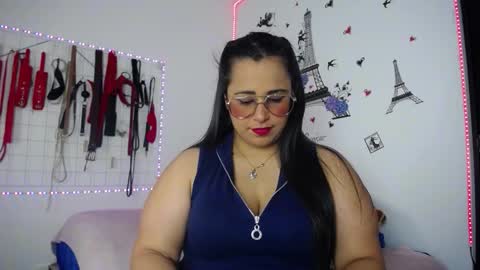 Snapshot of shannon_queen_ chatting on 03/11/26, 05:02 Shannon online show from 03/11/26, 05:02