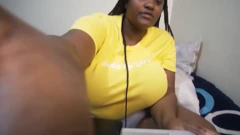 Snapshot of shanny_123 chatting on 04/12/26, 01:05 shanny_123 online show from 04/12/26, 01:05