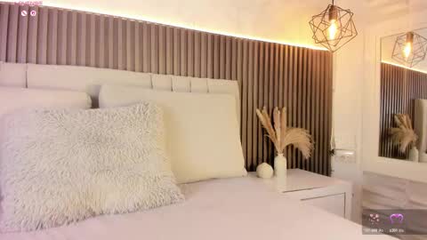 SHANON online show from 10/30/25, 07:14