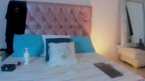 Snapshot of shantal_cruz1 chatting on 03/18/26, 03:42 shantal_cruz1 online show from 03/18/26, 03:42