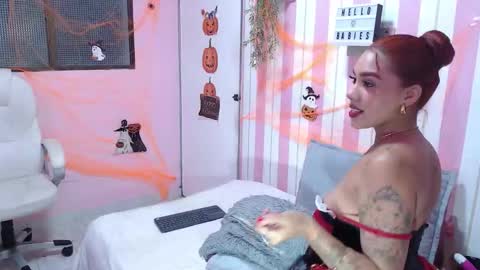 Snapshot of shantal_luw chatting on 10/31/25, 04:08 shantal online show from 10/31/25, 04:08