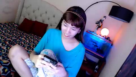 SHANTA FOX  s online show from 10/17/25, 03:25