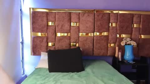 shantall 05 online show from 09/18/25, 07:49