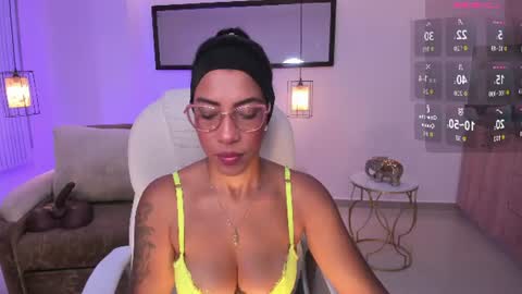 Snapshot of shantall_wills chatting on 07/24/26, 10:46 Shantall wills online show from 07/24/26, 10:46