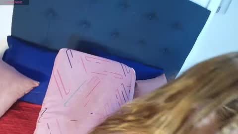 shantallvegga1 online show from 10/03/25, 12:57