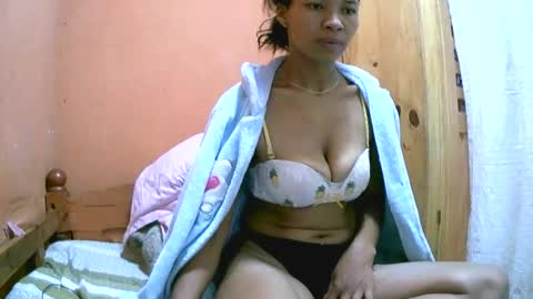 Snapshot of shanyarise chatting on 08/05/26, 04:37 ShanyaRise online show from 08/05/26, 04:37
