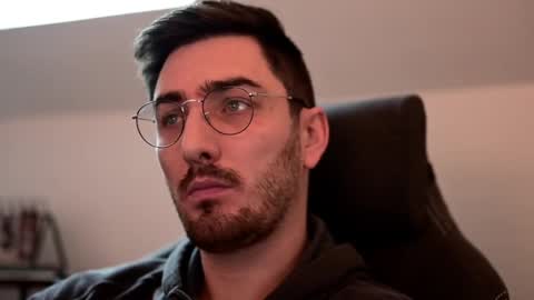 Snapshot of shape80 chatting on 12/05/24, 12:22 frenchy boy online show from 12/05/24, 12:22