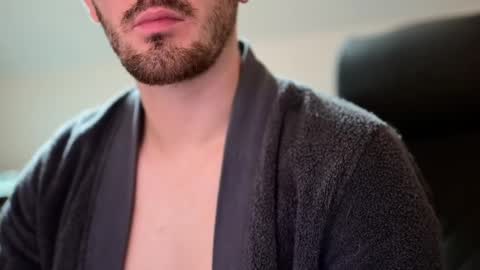 Snapshot of shape80 chatting on 12/08/24, 12:52 frenchy boy online show from 12/08/24, 12:52