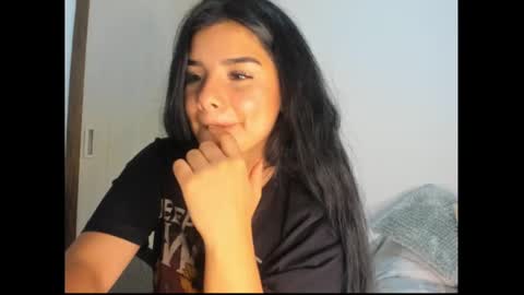 Snapshot of shara_jones chatting on 02/27/25, 07:12 Sara online show from 02/27/25, 07:12