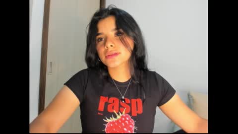 Snapshot of shara_jones chatting on 03/07/25, 05:40 Sara online show from 03/07/25, 05:40