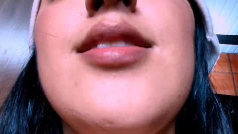 Snapshot of sharain chatting on 12/26/24, 09:47 My real name is bella  Much Gust  online show from 12/26/24, 09:47