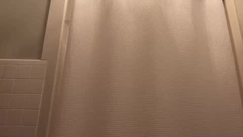 Snapshot of shark1865 chatting on 02/21/25, 10:15 shark1865 online show from 02/21/25, 10:15