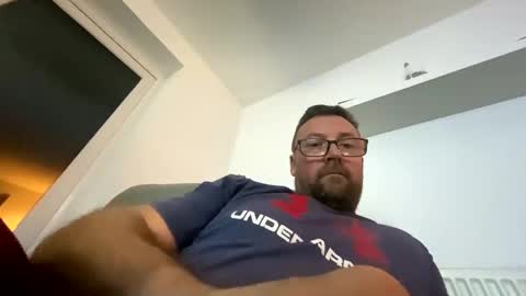 Snapshot of sharksboy16 chatting on 12/23/24, 06:37 Sharksboy online show from 12/23/24, 06:37